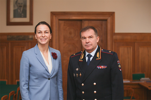Виктор Кузнецов (справа) qkkidduixkieuvls